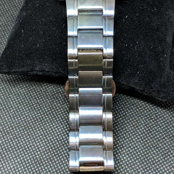 Elevon Mens Distressed Stainless Steel Watch - Picture 2 of 8